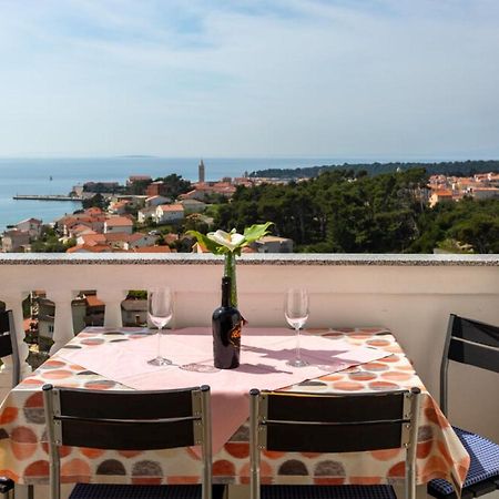 Guest House Lucija Banjol 外观 照片