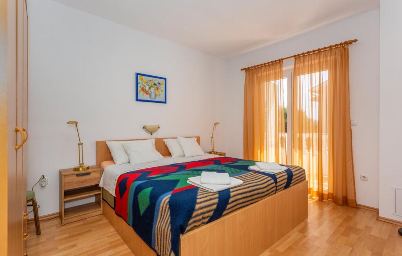 Guest House Lucija Banjol 外观 照片